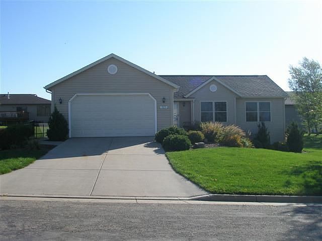 1st image of 1107 Georgene St