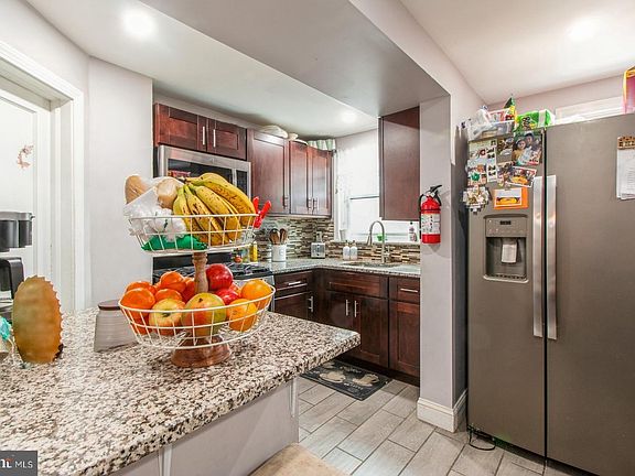 5th image of 608 Raritan St