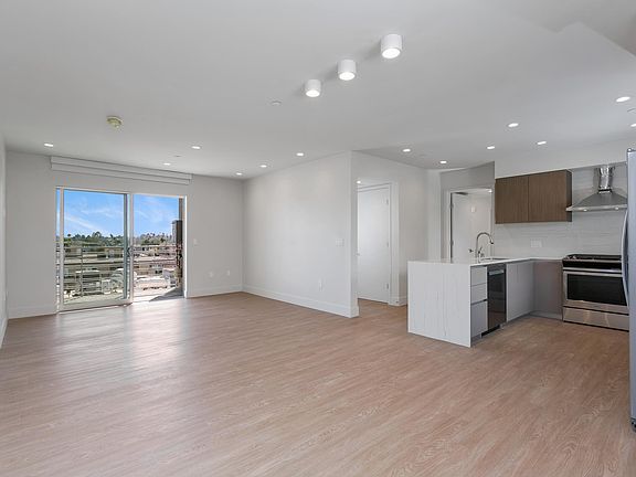 2nd image of 11837 Mayfield Ave #505