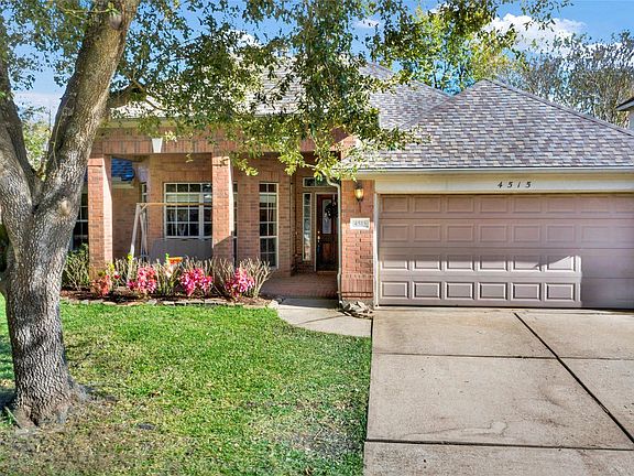 2nd image of 4515 Canyon Crest Dr