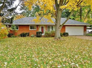 1593 N Thyre Dr, Genoa, OH