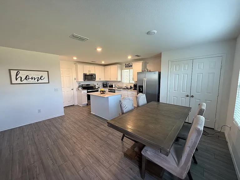 818 Poppy Cove Ln — Photo 5