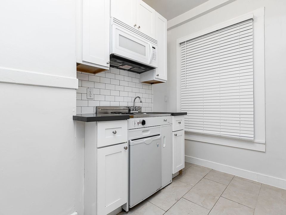 1st image of 816 Geary St Room 22