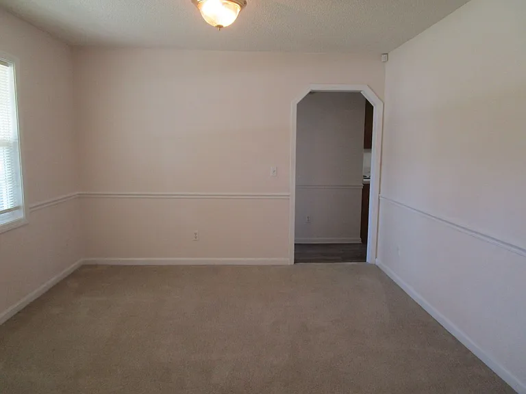 2555 Nicholson Dr — Photo 5
