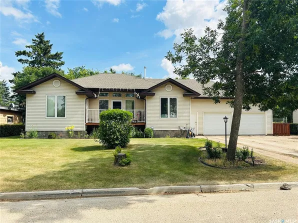 214 3rd STREET NE, Watson, SK S0K 4V0
