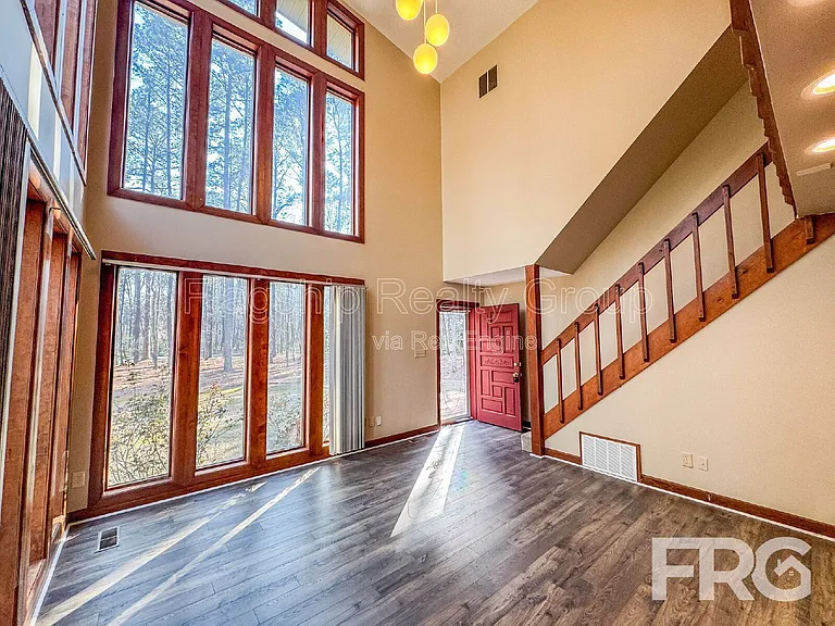 1228 Forest Acres Dr — Photo 7