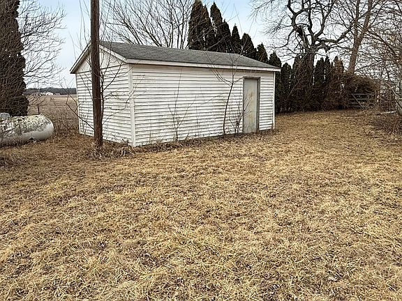 5th image of 4103 E Oaks Rd