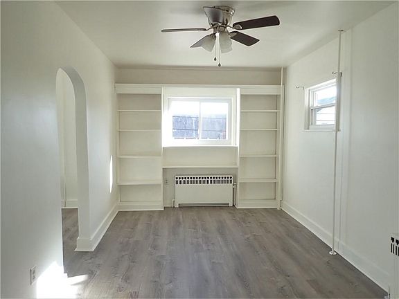 5th image of 225 Connellsville St