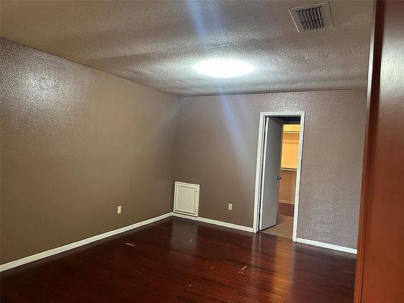 4th image of 926 Summers Dr