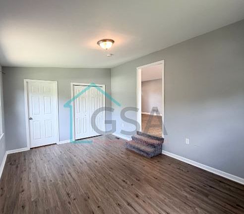 5th image of 15 Penrose Ave