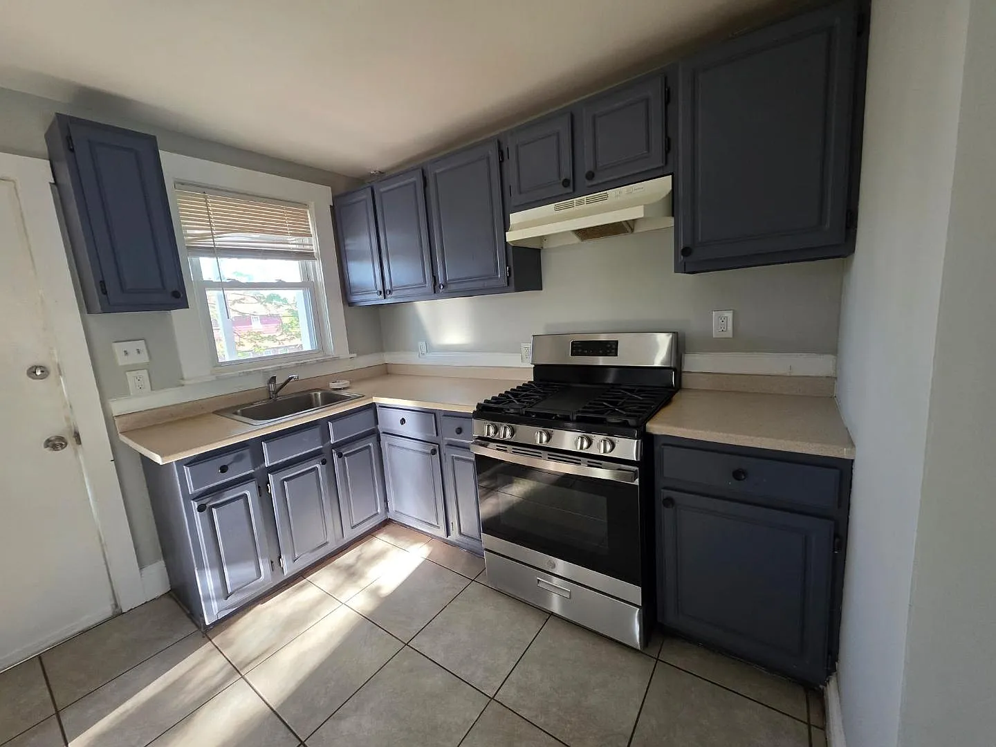 1221 9Th Apt 1 - 1221 9Th Apt 3 — Photo 4