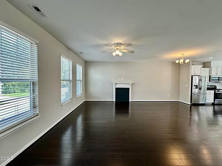 822 Richmont Grove Ln — Photo 9