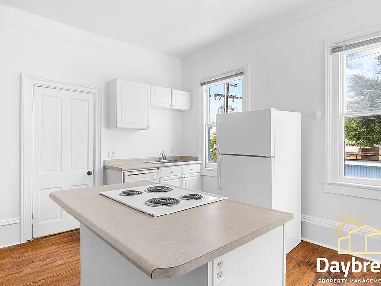 112 E Anderson St — Photo 24