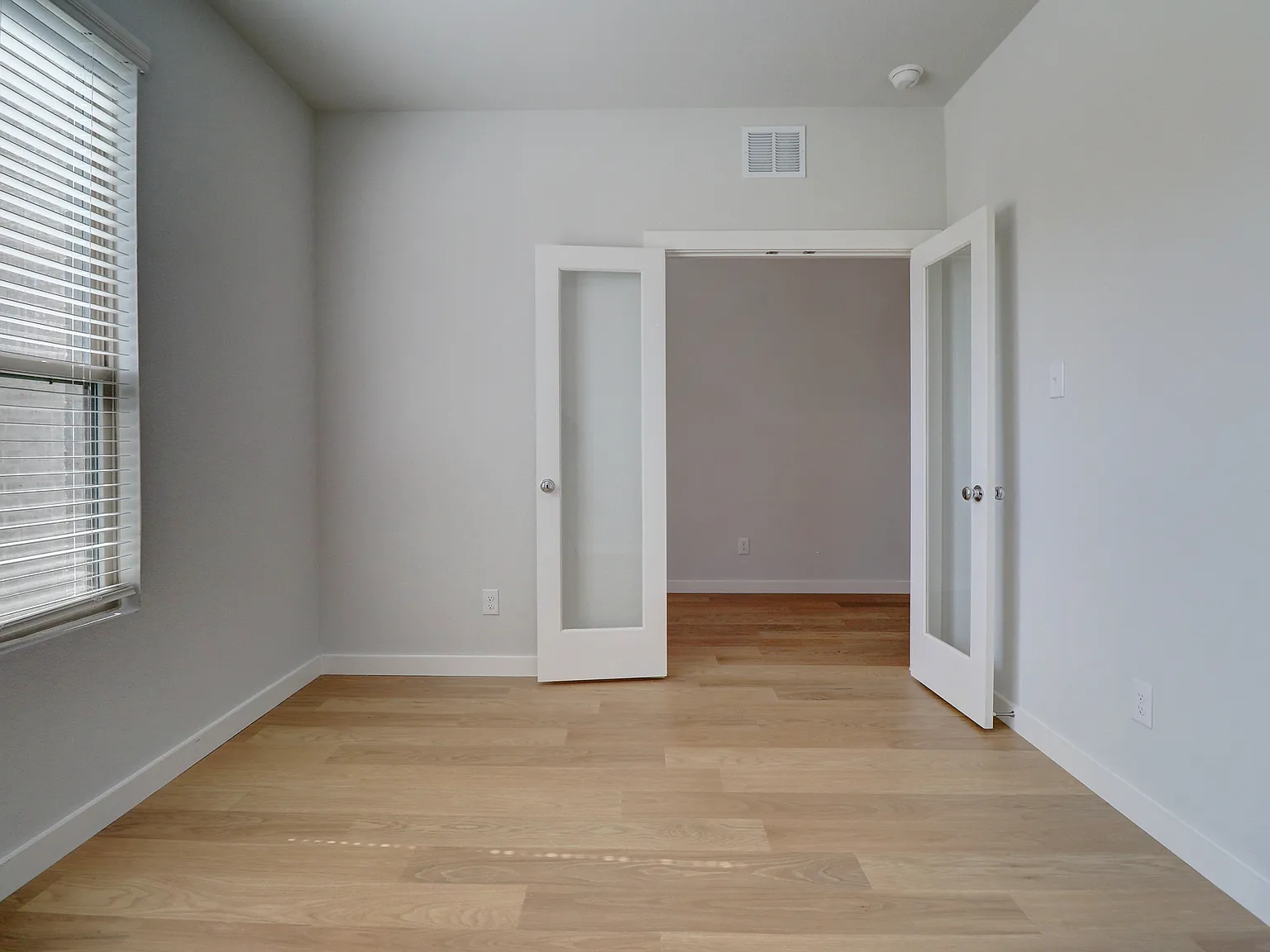 5 bed, 3617 sqft, $3,100 — Photo 4