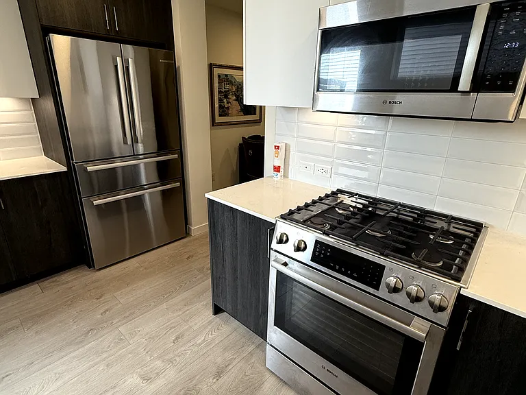 1002 NE 112th St — Photo 5