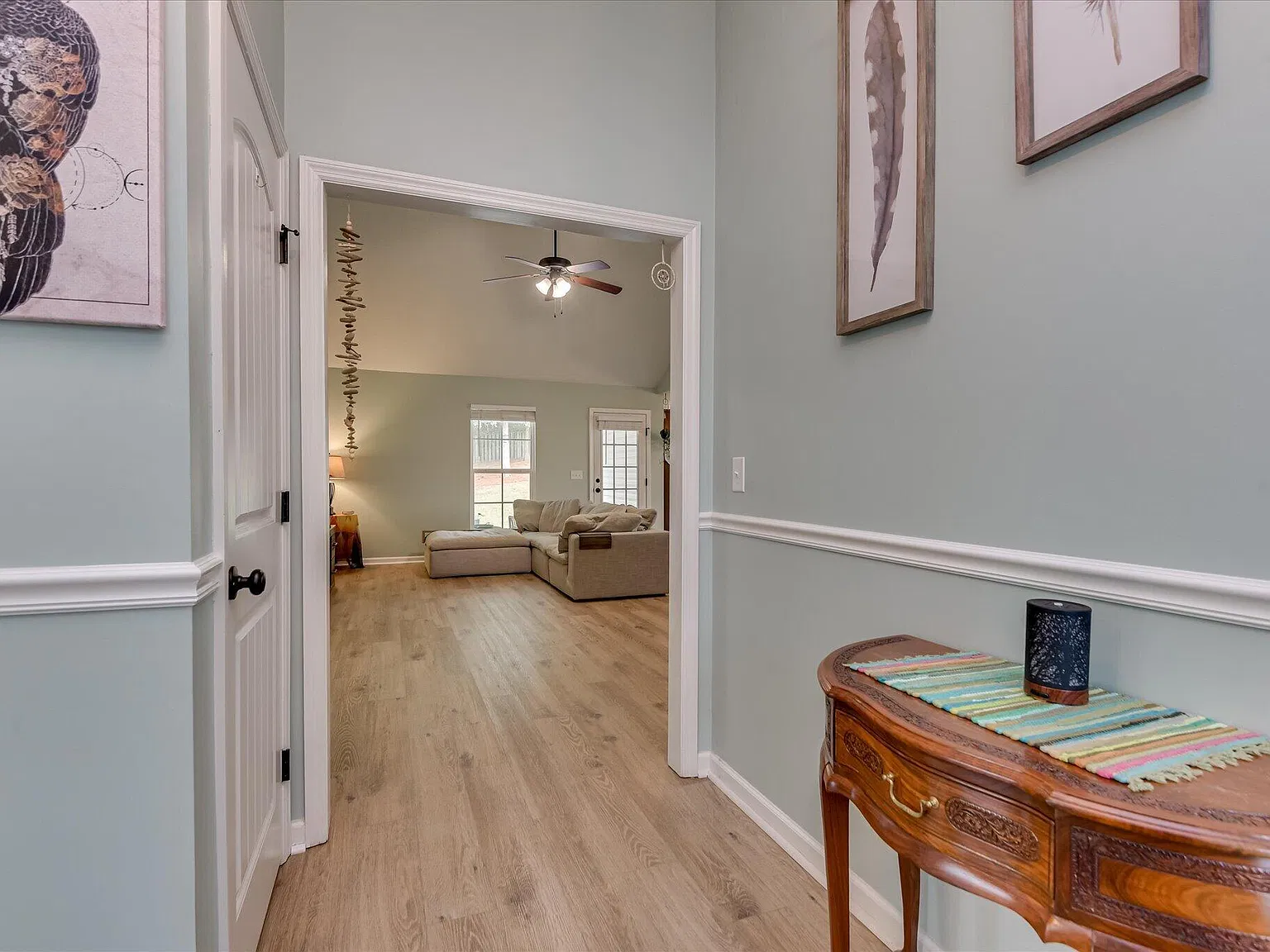 3 bed, 2.0 bath, 1672 sqft, $1,995 — Photo 2