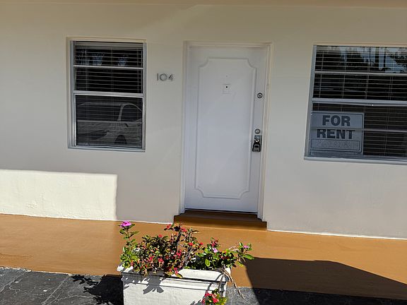 4th image of 1860 Venice Park Dr APT 104