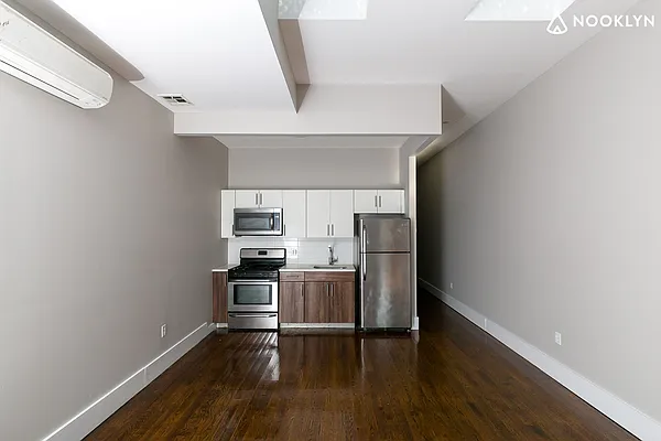 Rented by Nooklyn NYC LLC | media 7