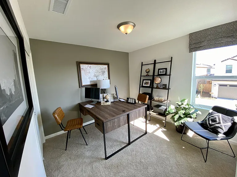 2052 N Rogers Ln — Photo 18