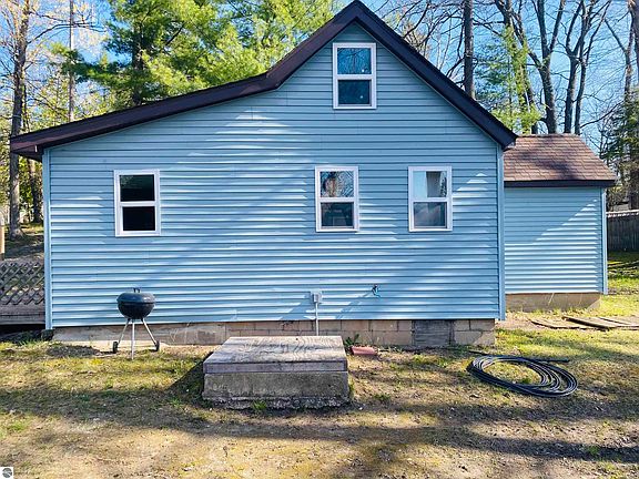 4th image of 2438 Park Rd