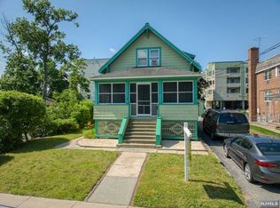 17 Oak St, Hackensack, NJ 07601