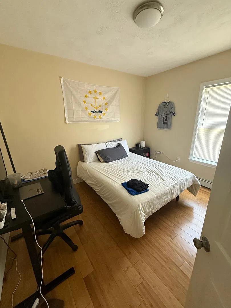 Awesome 3 bed in Allston — Photo 4