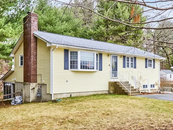 93 Fowler Rd, Lowell, MA 01854