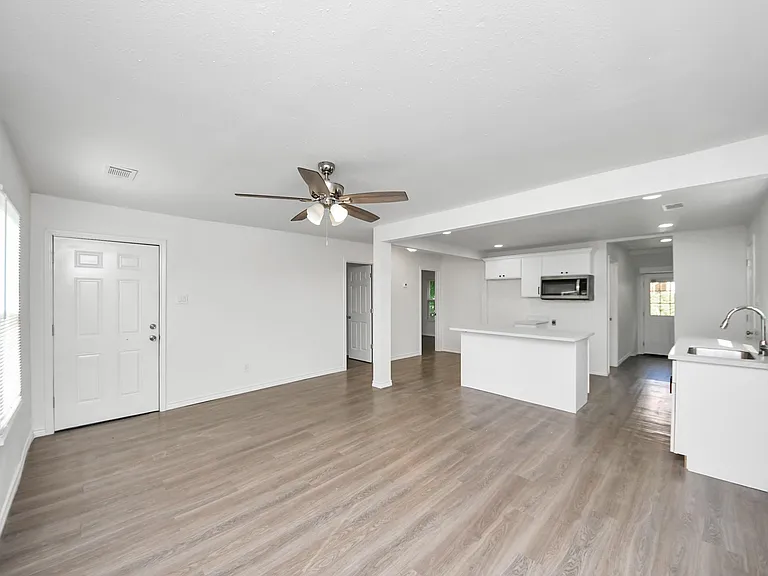 7004 Conley St — Photo 2