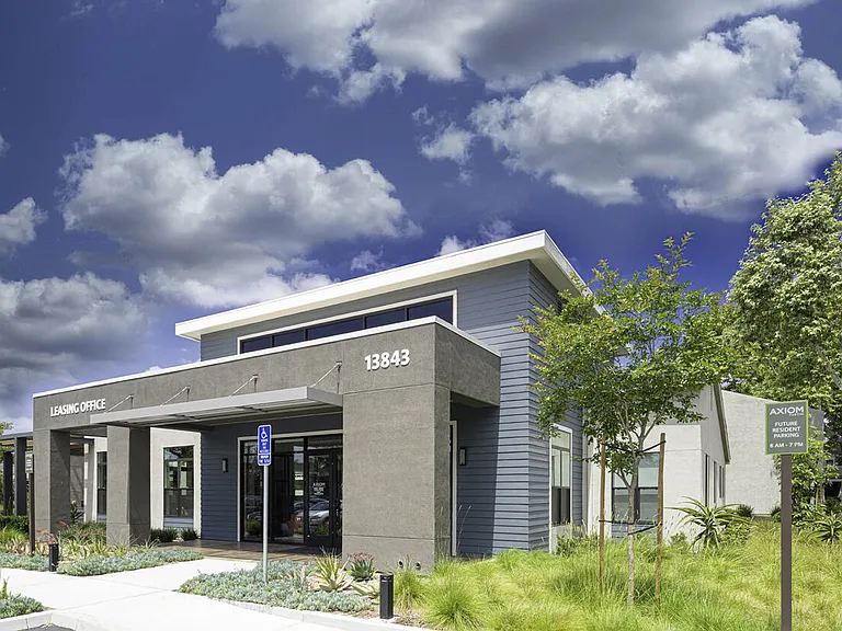 Axiom Tustin — Photo 38