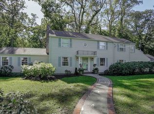 100 Woodland Dr, Fair Haven, NJ
