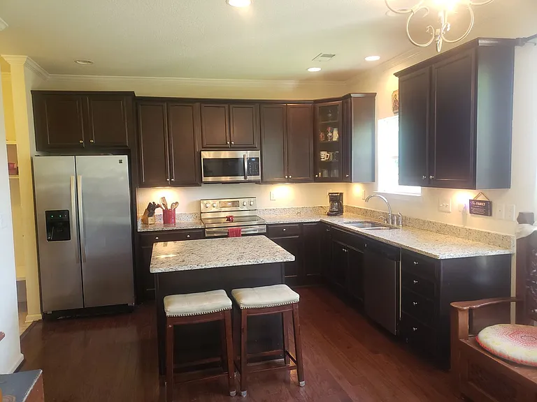 328 Cherry St — Photo 8
