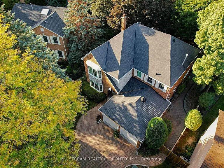 8 Roverdale Ct — Photo 2