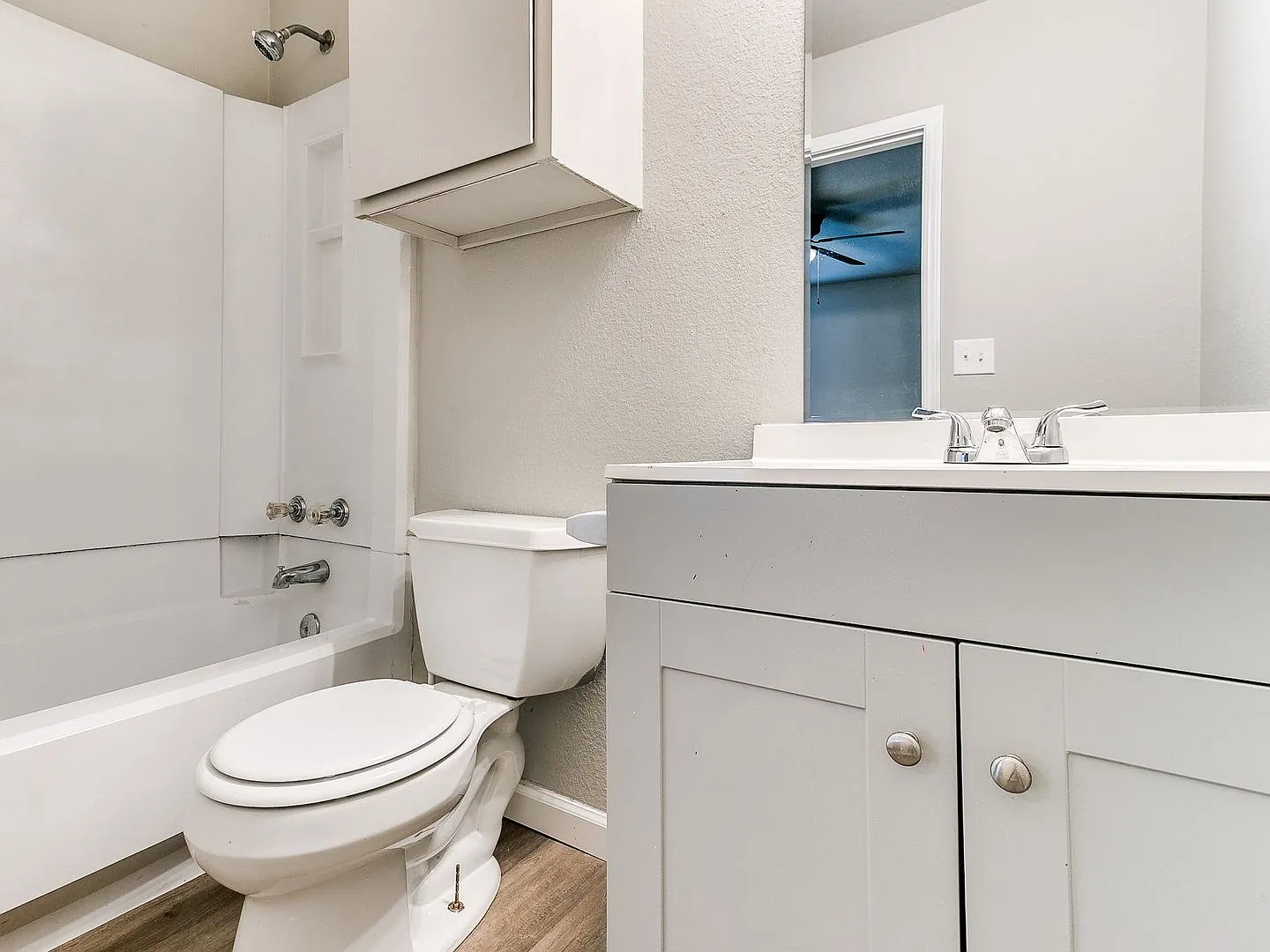 Updated 3 Bedroom, 2 Bathroom Duplex in the Heart of Broken Arrow! — Photo 3