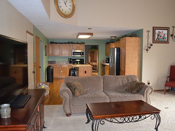 5th image of 701 Harvest Ln