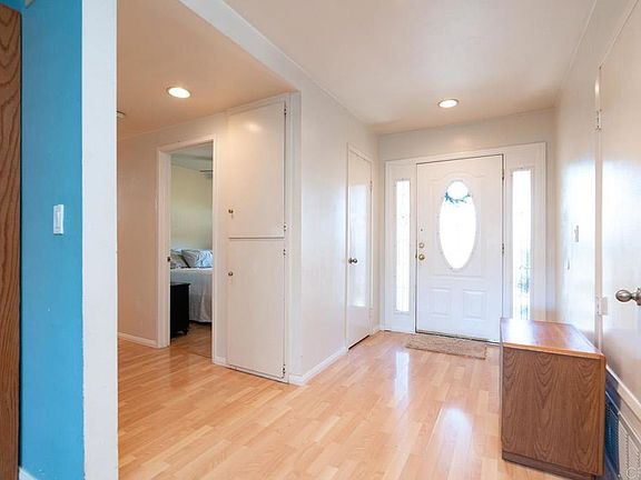 3rd image of 10341 Santana St