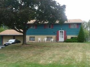 51 Mountbatten St, Rochester, NY 14623