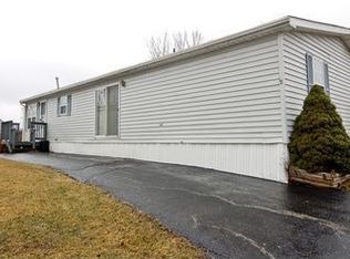 808 Oakbrook Dr, Crystal Lake, IL 60014