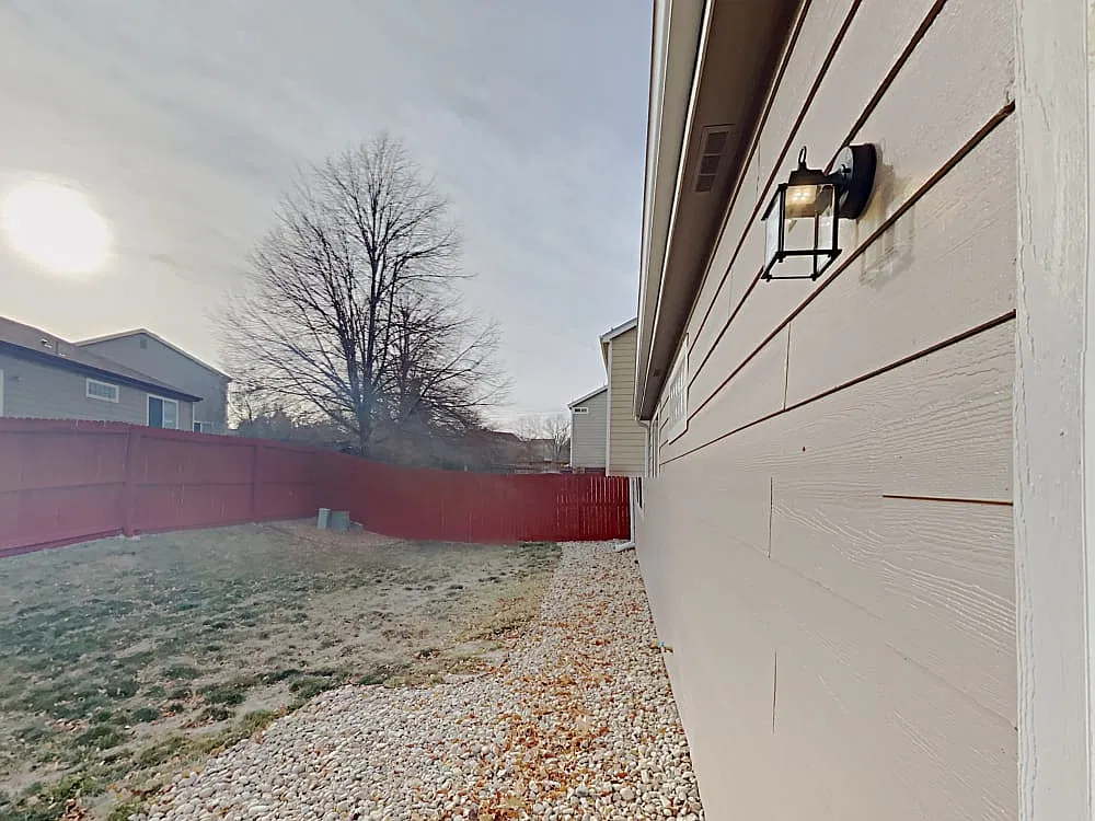 3 bed, 1203 sqft, $1,000,000 — Photo 2
