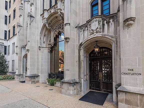 grand entrance on 16th St NW