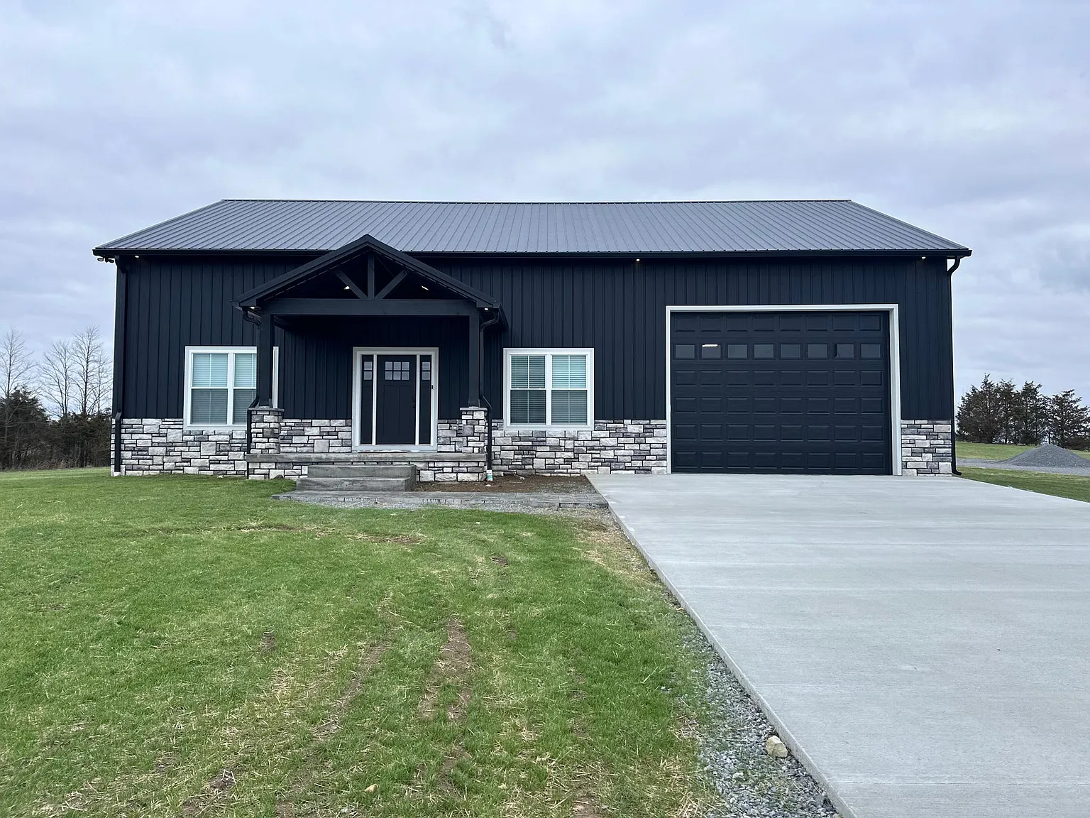 135 Cedar Ridge Rd — Photo 3