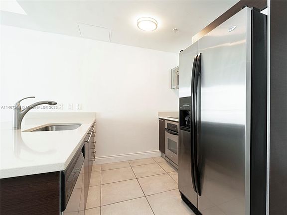 5th image of 1900 N Bayshore Dr APT 1608
