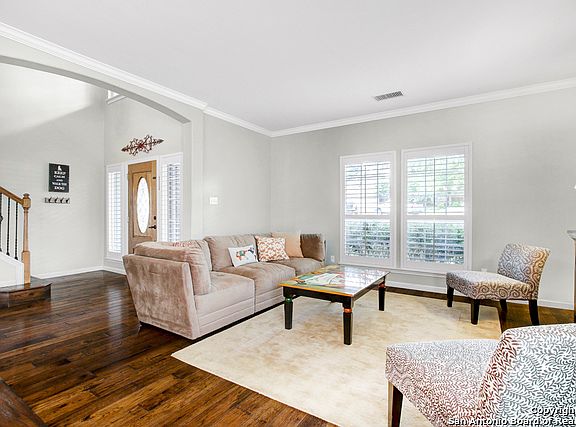 2nd image of 2206 Chamber Bluff Dr