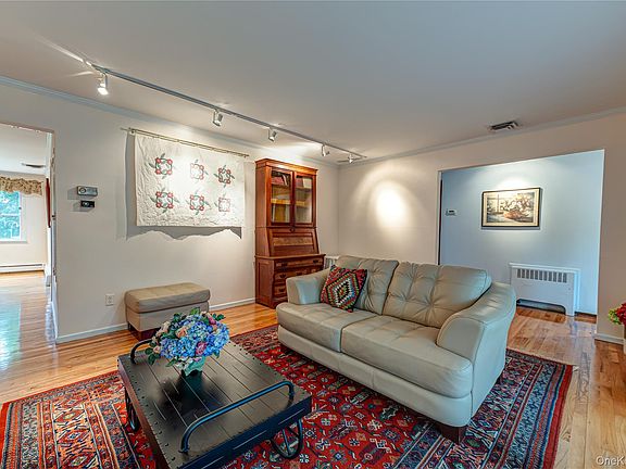 3rd image of 689 Bruce Drive