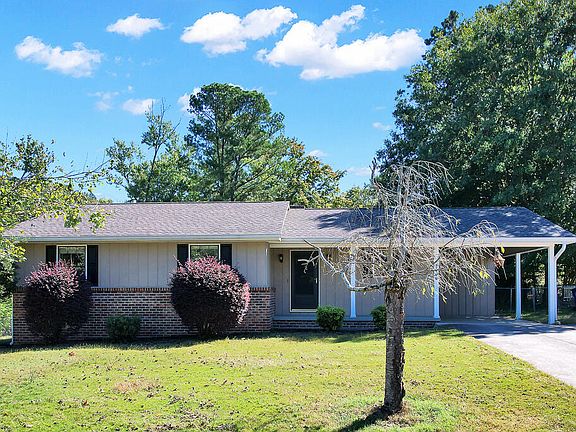 2nd image of 2900 Linda Cir NW