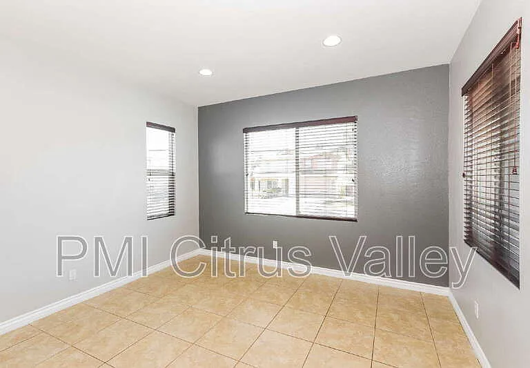 28560 Sunridge Ct — Photo 4