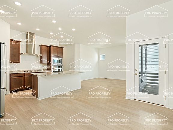3rd image of 6384 Elk Pass Ln
