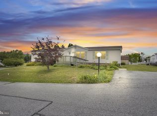 1 Pine St, Fredericksburg, PA 17026