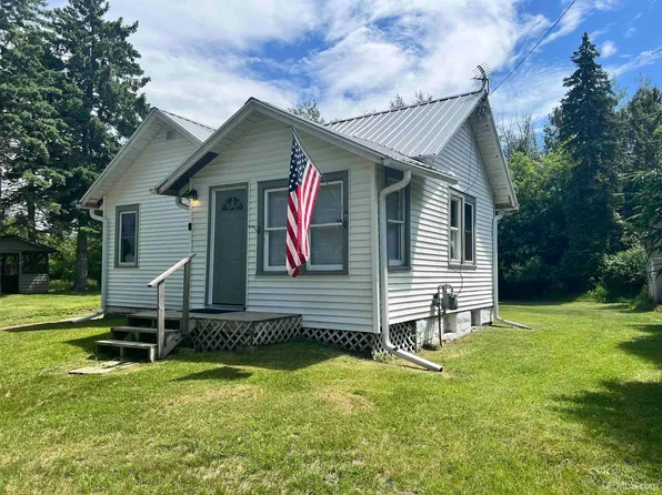 1005 E Margaret St, Iron Mountain, MI 49801