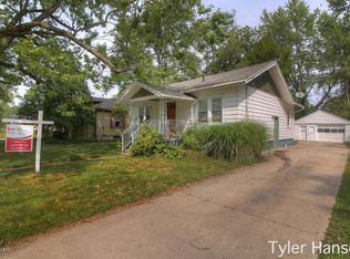 311 Lewis St NE, Rockford, MI