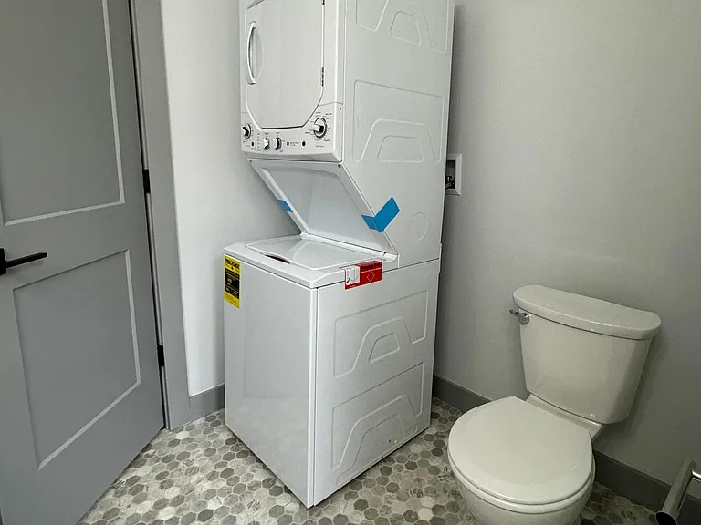 424 Main St #3A — Photo 11